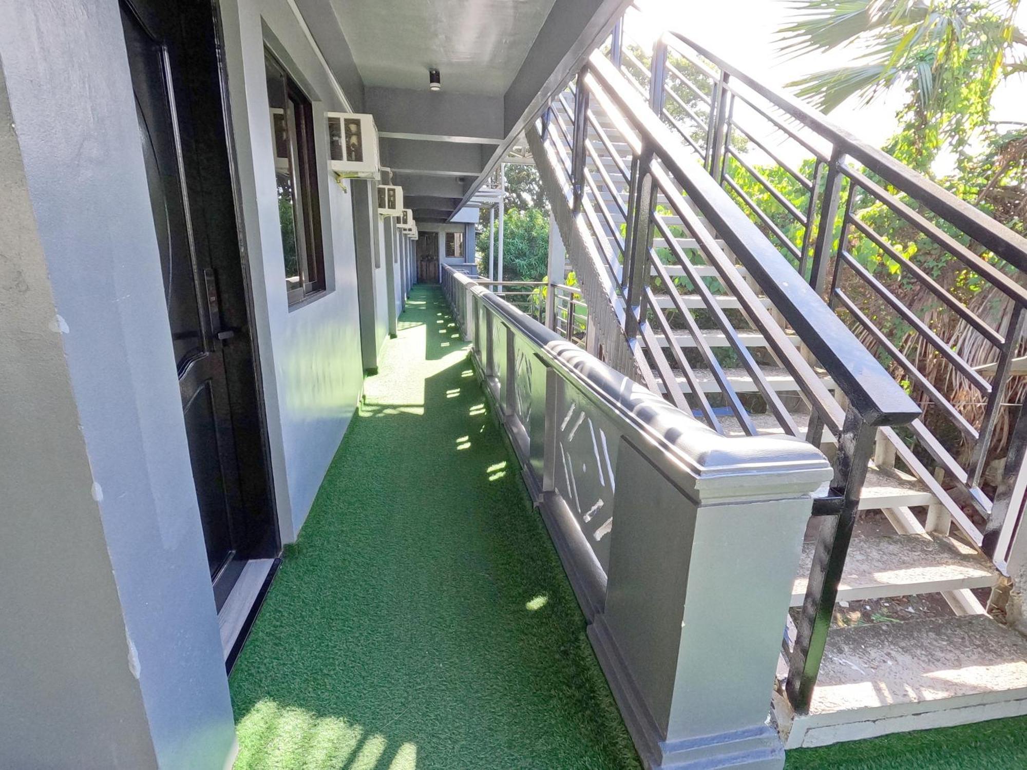Lucky Tito Coron Dive Resort Екстер'єр фото